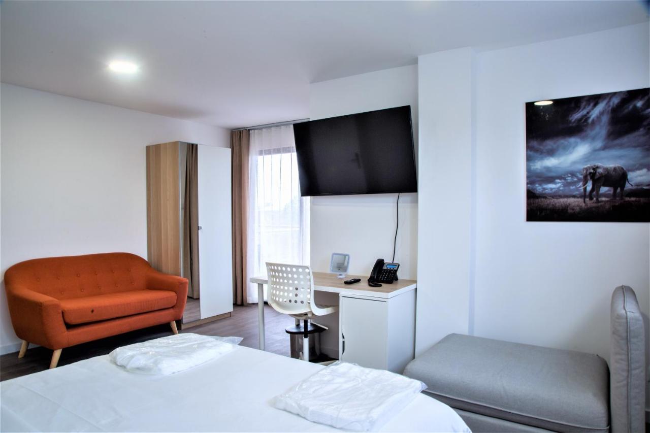 Wdc Aparthotel - Buea Exterior photo
