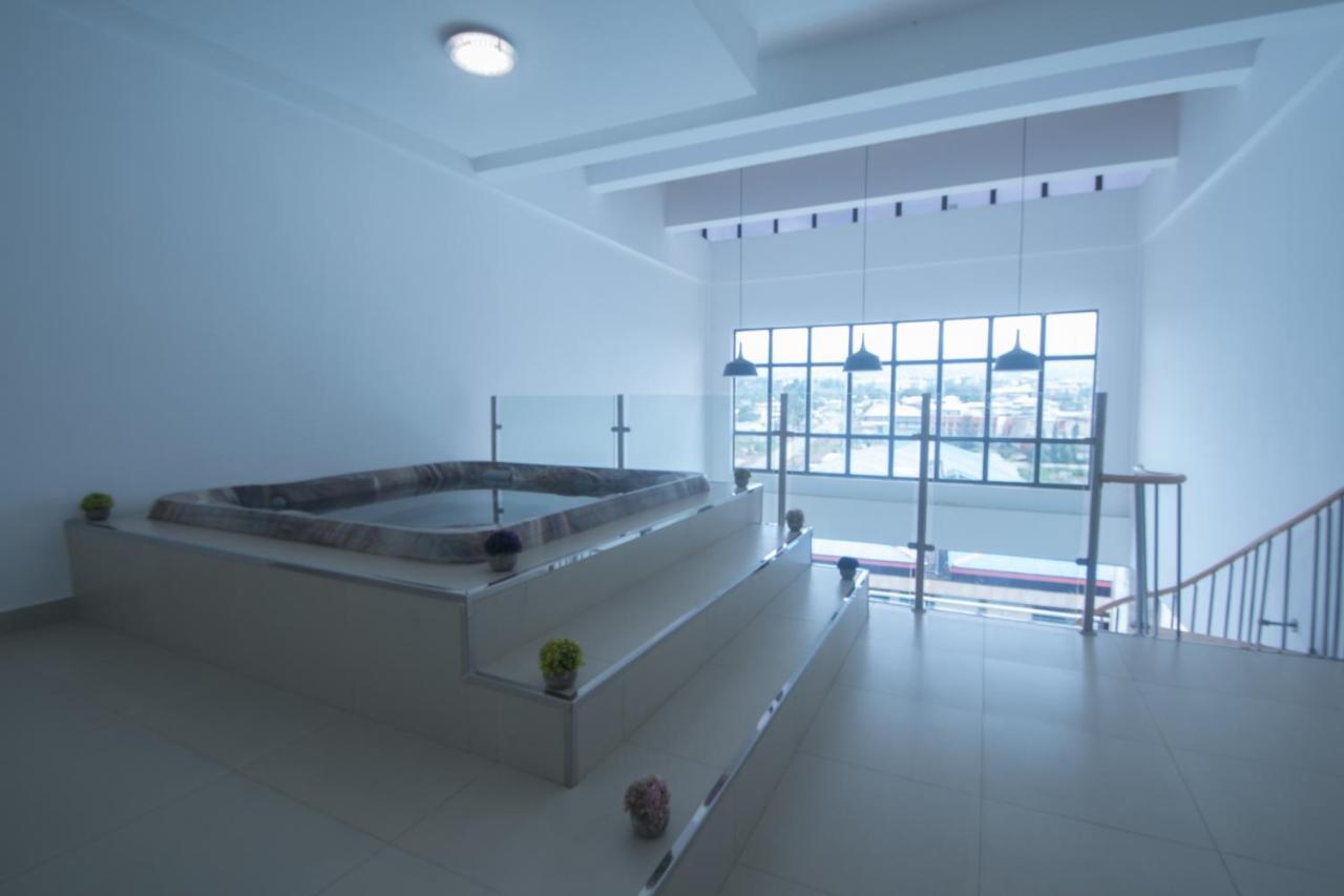 Wdc Aparthotel - Buea Exterior photo